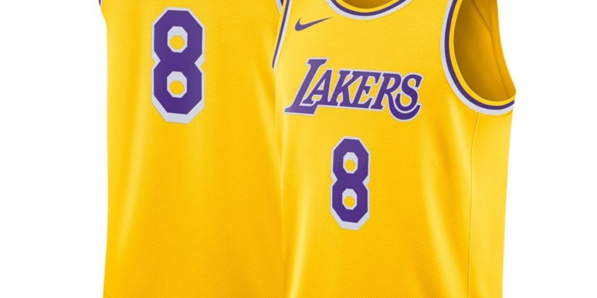 致敬傳奇：Kobe 球衣與不滅的籃球精神
